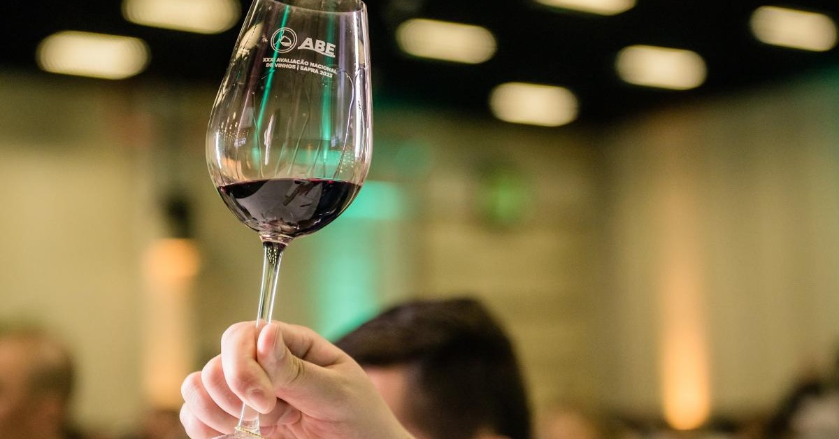 Vinícolas de todo país já podem inscrever amostras na Avaliação Nacional de Vinhos Vinícolas de todo país já podem inscrever amostras na Avaliação Nacional de Vinhos